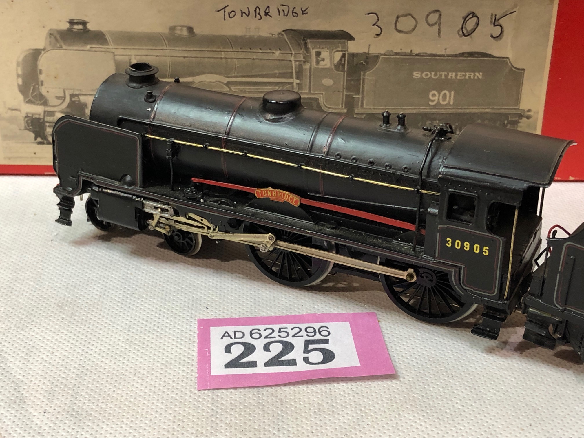 Wills OO Kit built w/m Schools "Tonbridge" BR black The Model Railway