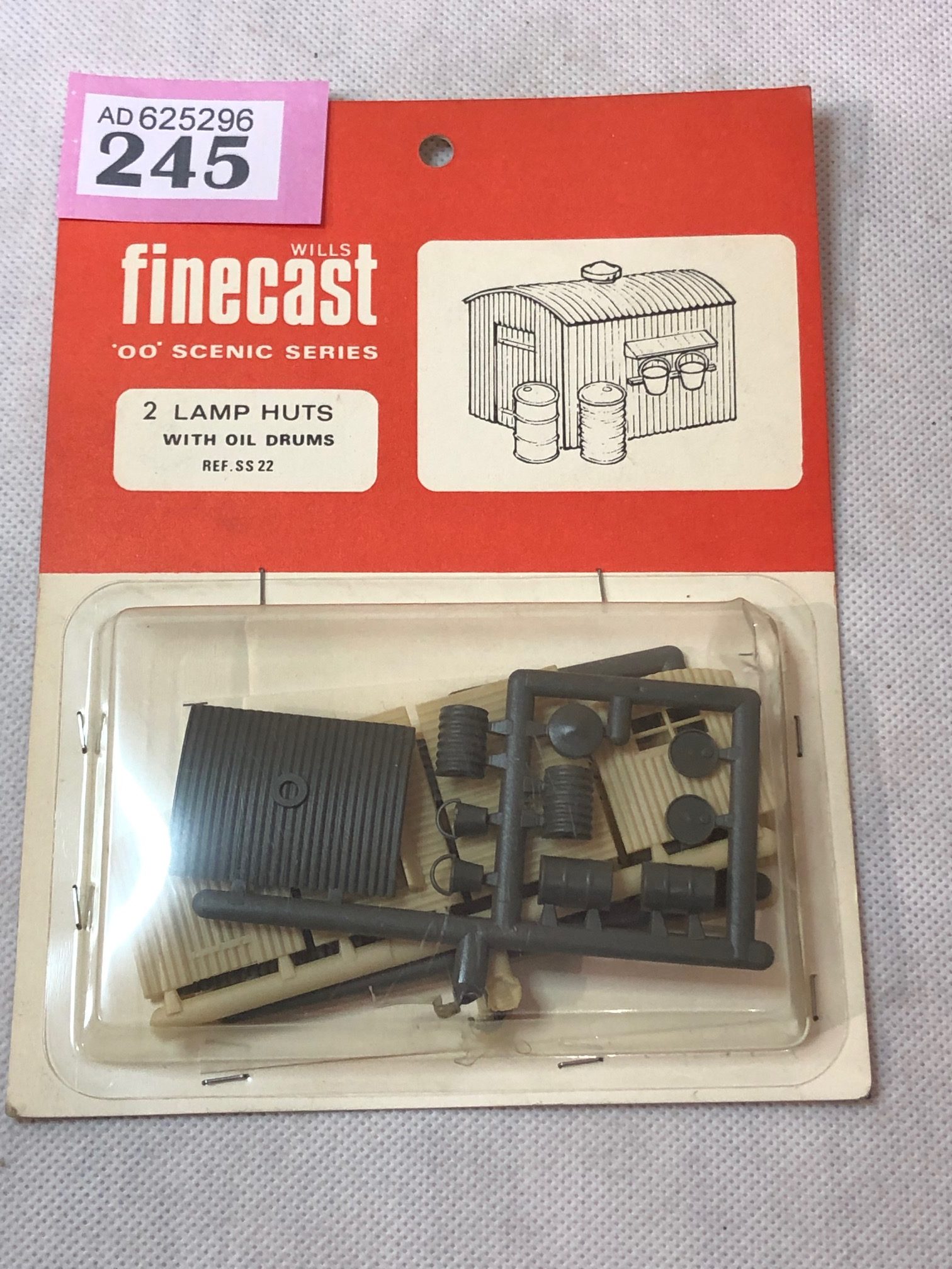 Wills Finecast OO EM P4 SS22 2 lamp huts plastic kit P245 The Model