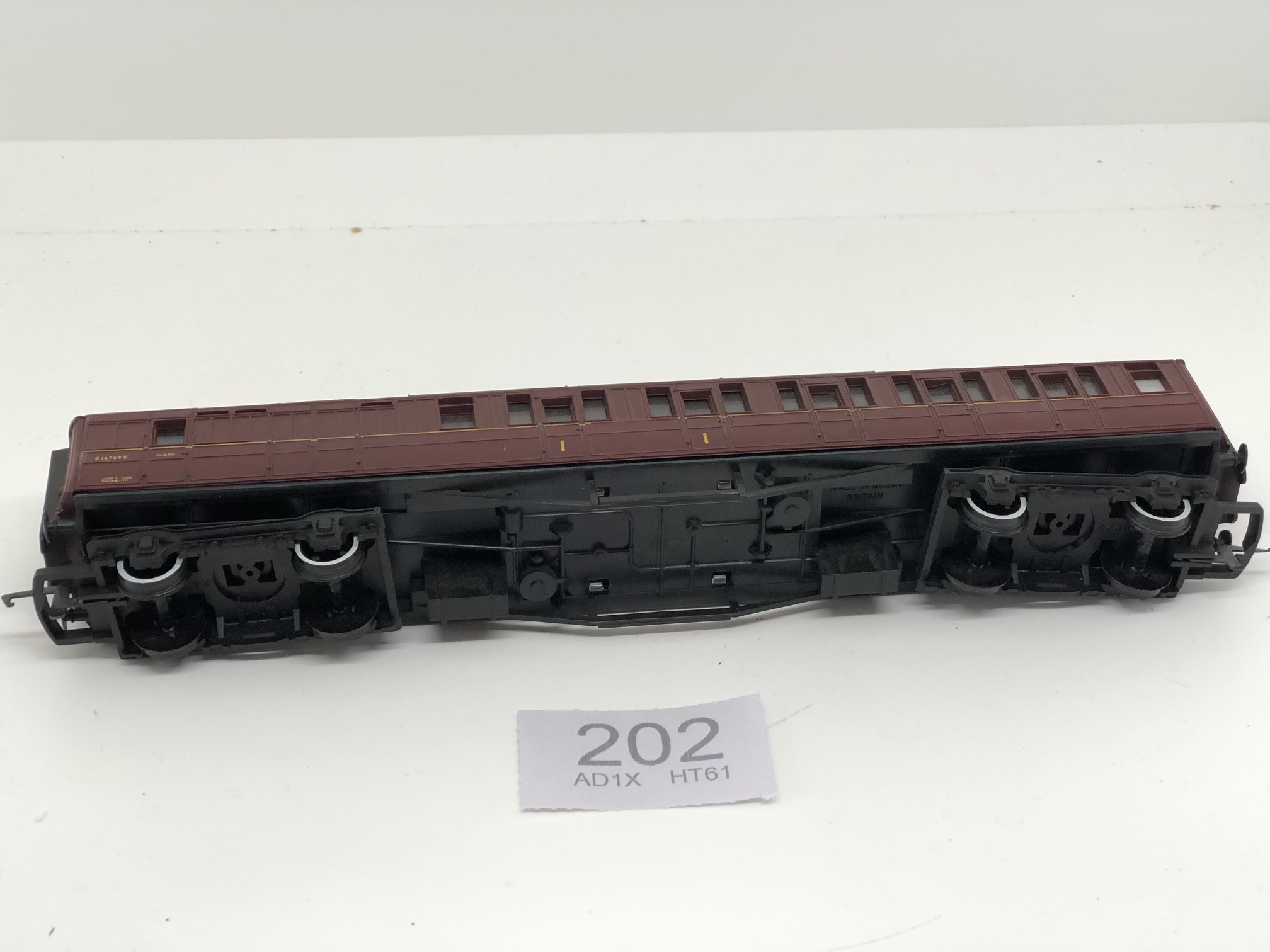 Hornby R483 LNER Gresley comp brake E16769E maroon W202 - The Model ...
