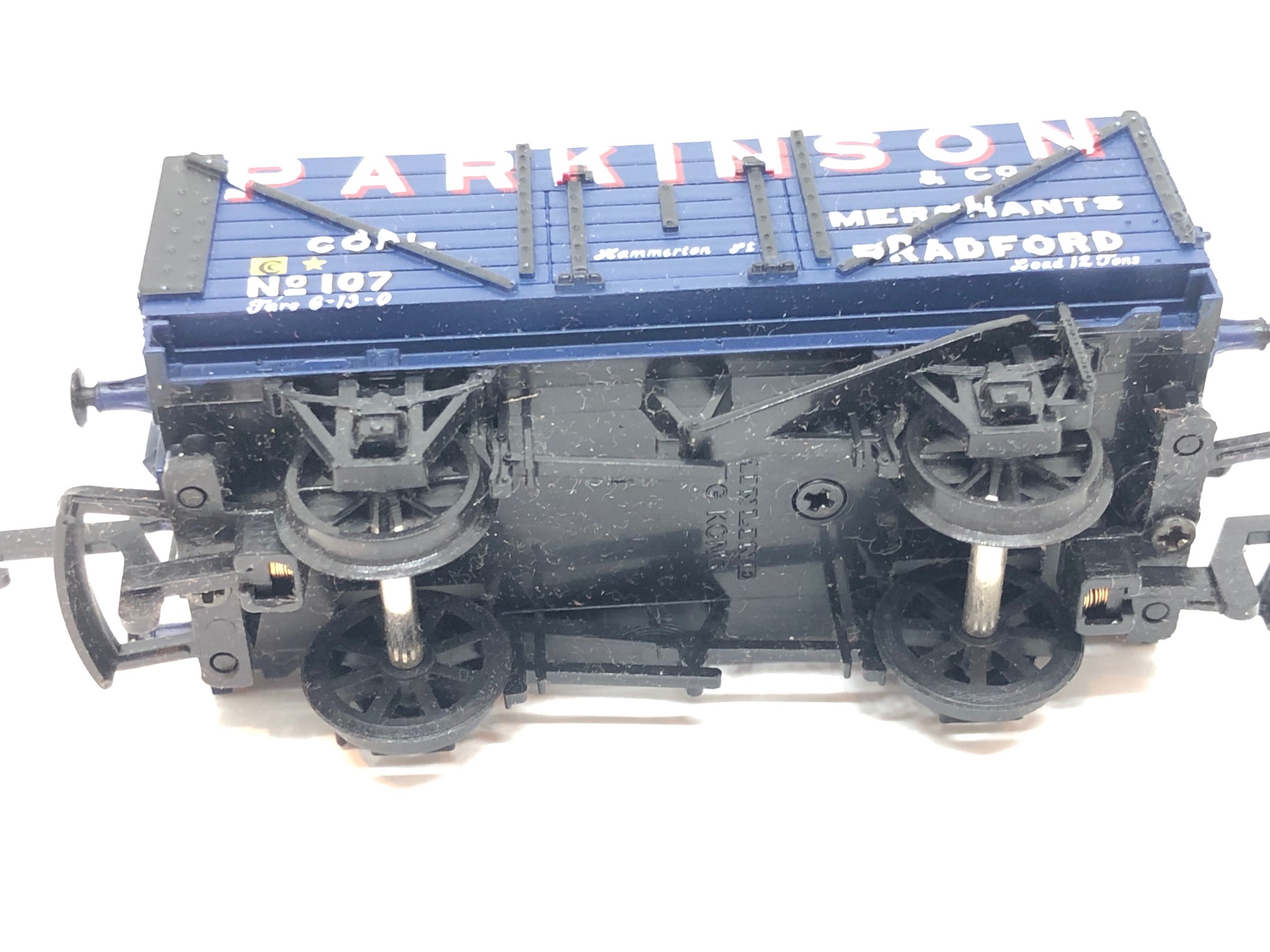 Mainline OO 937386 Parkinson & Co 7 plank coal wagon The Model