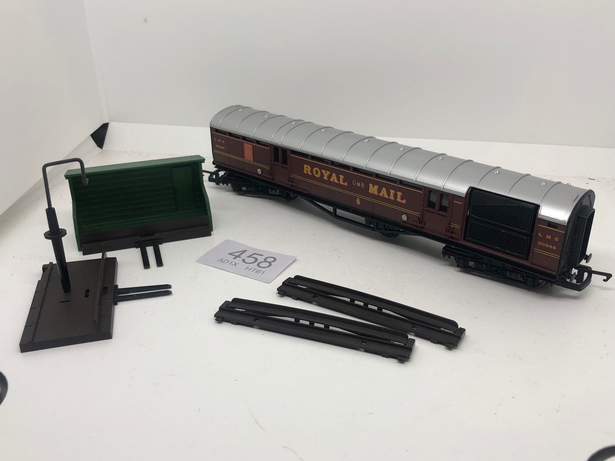 Hornby OO R4155 LMS Operating Royal Mail Coach Set 30246 boxed