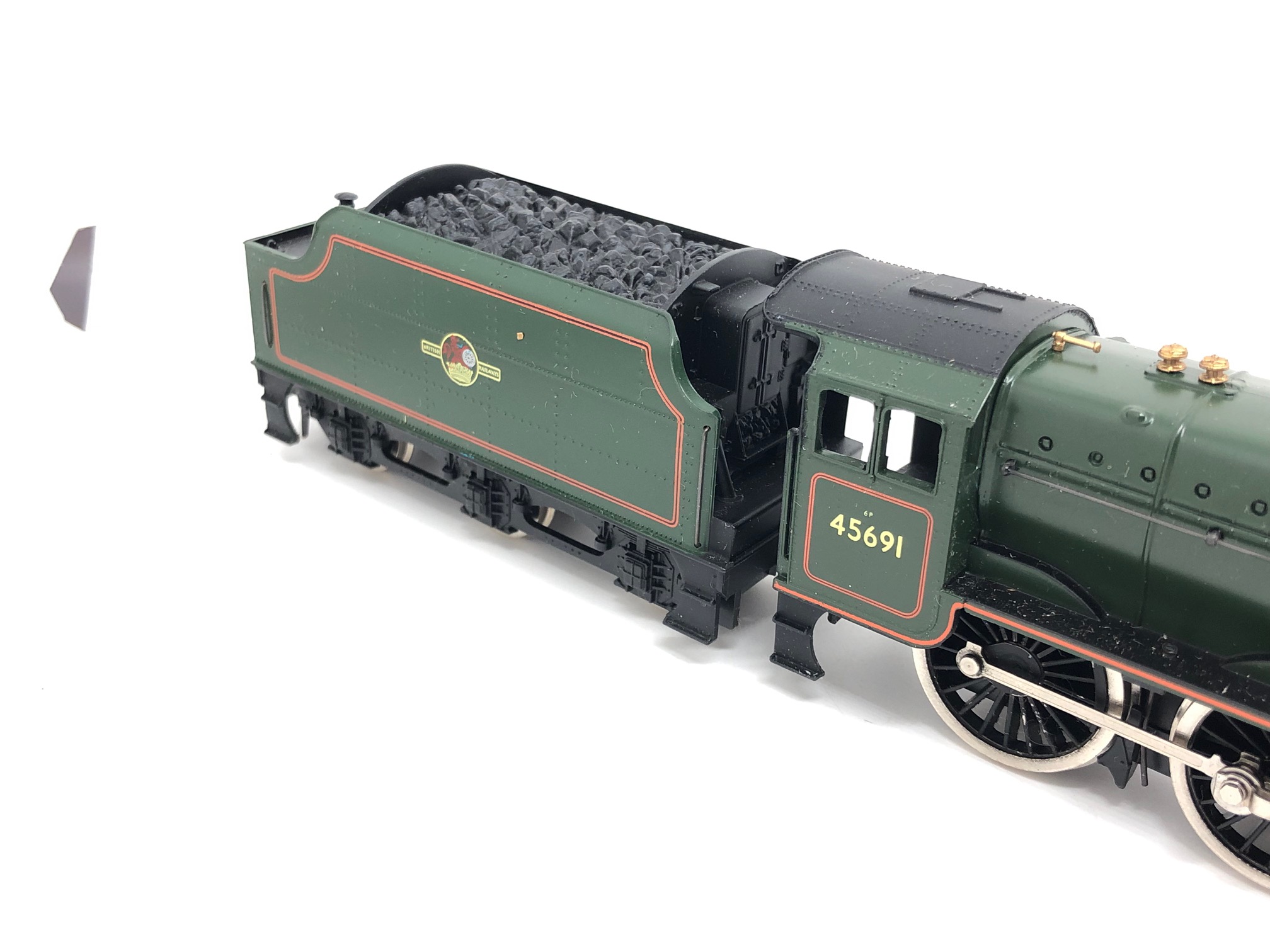 Mainline OO 37-062 Class 6P Jubilee 4-6-0 45691 'Orion' in