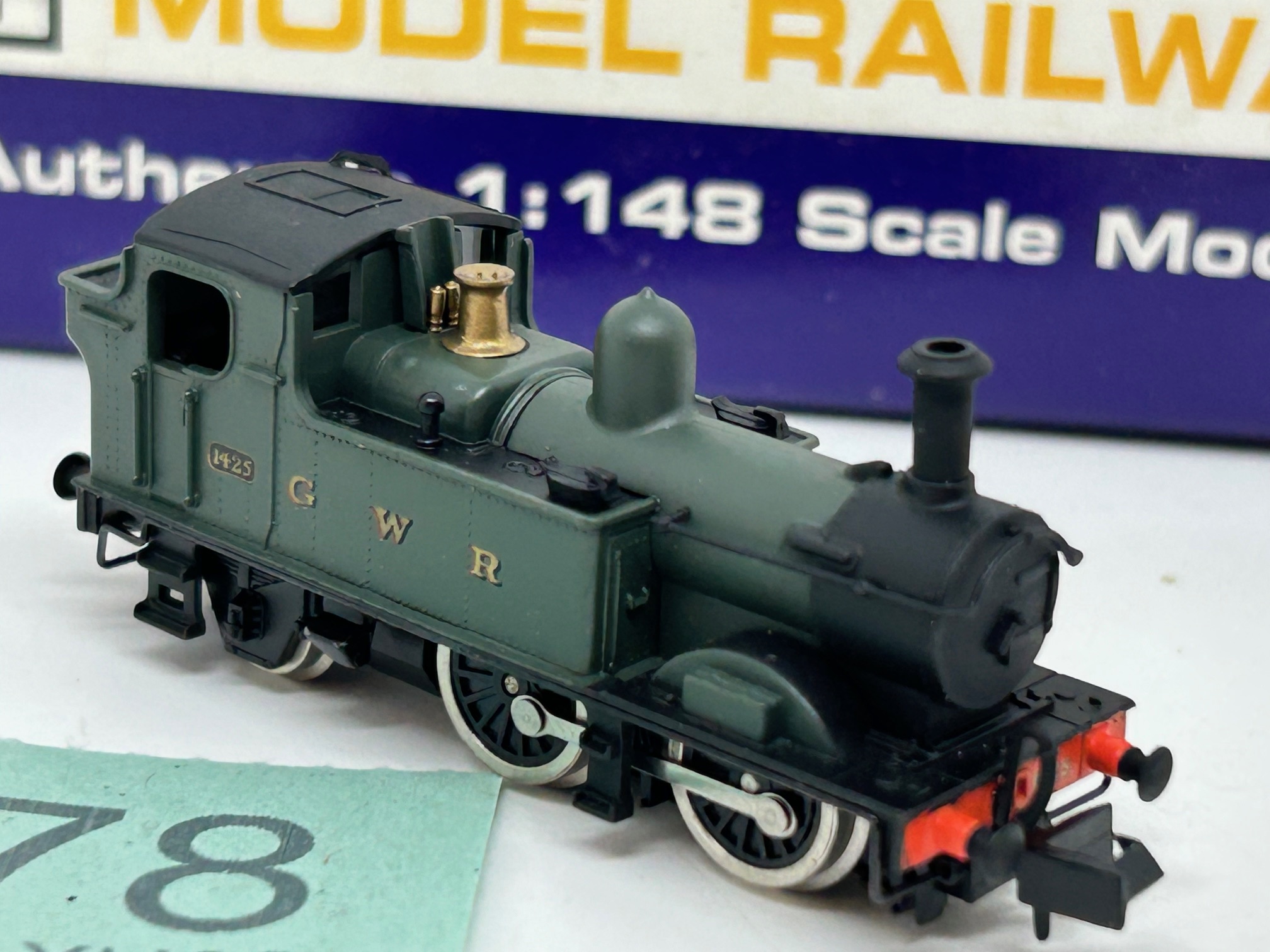 Dapol ND001 N Gauge Class 14xx 0-4-2 1425 in GWR green